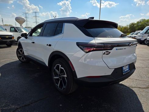 New 2026 Chevrolet Equinox EV LT image 12