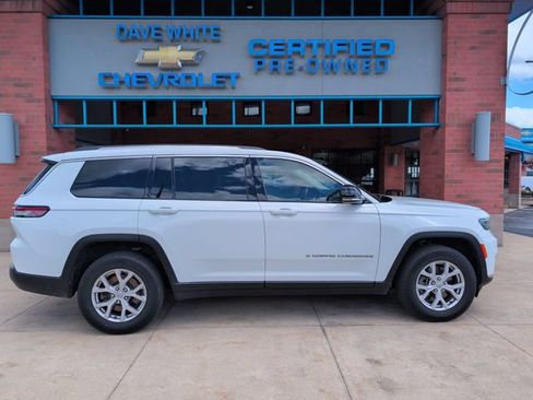 Used 2021 Jeep Grand Cherokee L Limited AWD/4WD image 9