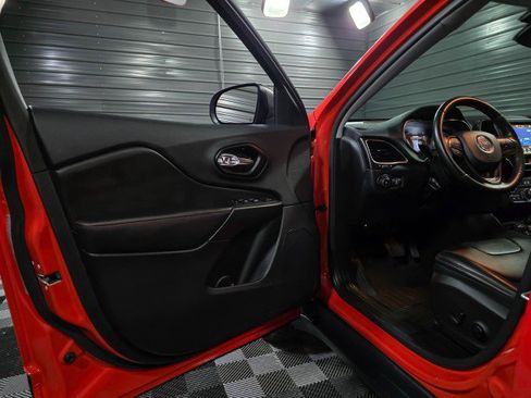 Used 2021 Jeep Cherokee Trailhawk w/ Sun, Sound & Nav Group AWD/4WD image 33