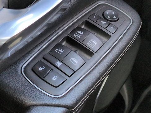 Used 2024 RAM 1500 Laramie AWD/4WD image 24