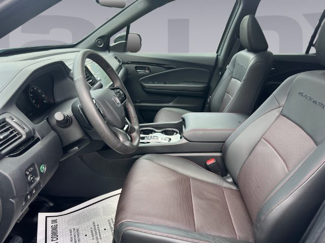 Used 2025 Honda Ridgeline Black Edition image 10