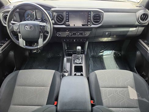 Used 2020 Toyota Tacoma TRD Sport w/ Technology Package image 13