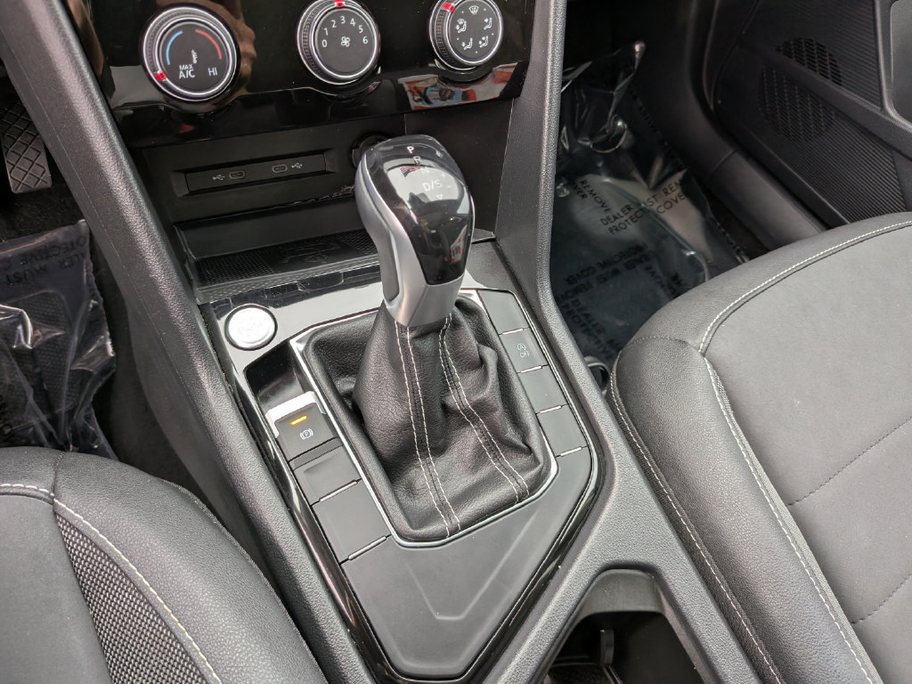 Certified 2023 Volkswagen Taos SE w/ Panoramic Sunroof Package FWD image 22