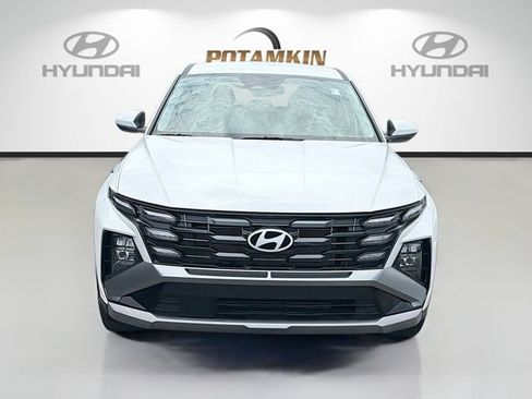 Certified 2025 Hyundai Tucson SE FWD image 2
