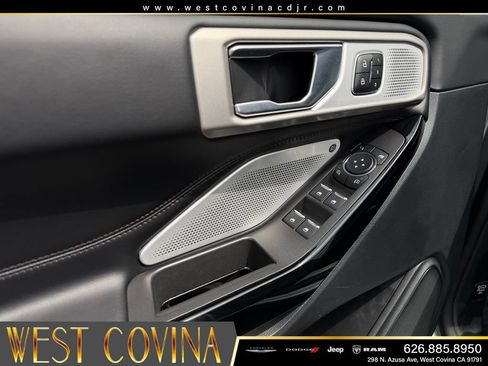 Used 2024 Ford Explorer Platinum w/ Technology Package AWD/4WD image 13