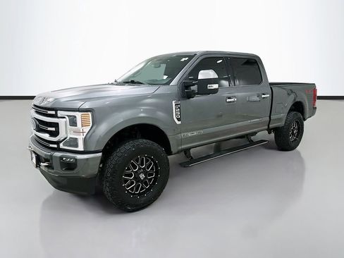 Used 2022 Ford F250 Platinum w/ FX4 Off-Road Package AWD/4WD image 3