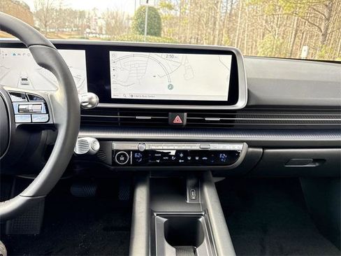 New 2025 Hyundai Ioniq 6 SE image 20