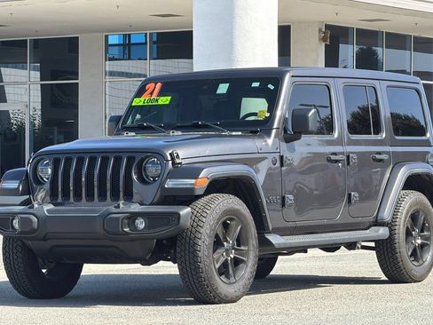 Used 2021 Jeep Wrangler Unlimited Sahara AWD/4WD image 8