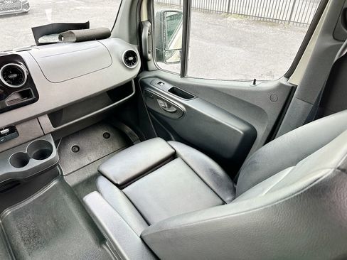 Used 2025 Mercedes-Benz Sprinter 2500 image 20
