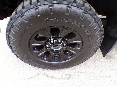 Certified 2022 Ford F250 Platinum w/ Tremor Off-Road Package AWD/4WD image 4