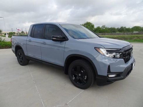New 2026 Honda Ridgeline Black Edition image 3