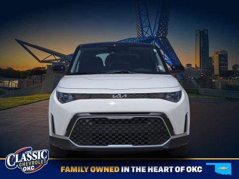 Used 2025 Kia Soul S FWD image 2
