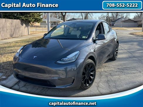 Used 2021 Tesla Model Y Long Range image 1