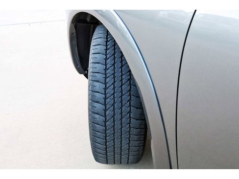 Used 2024 Nissan Armada SL w/ Captain's Chairs Package image 30