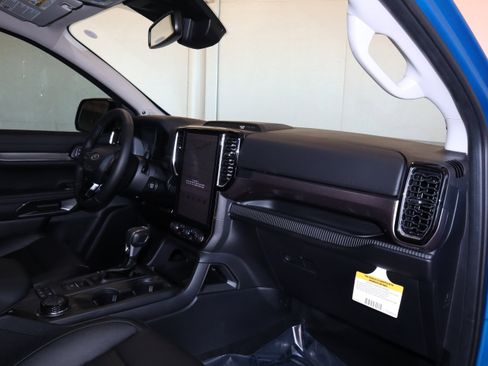 New 2025 Ford Ranger Lariat w/ Black Appearance Package image 38