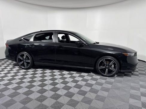 Used 2023 Honda Accord Sport image 9