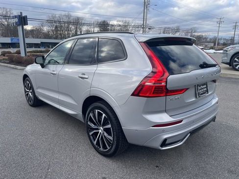 Certified 2025 Volvo XC60 B5 Plus image 2