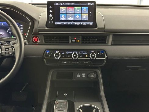 Used 2025 Honda Pilot Elite image 25