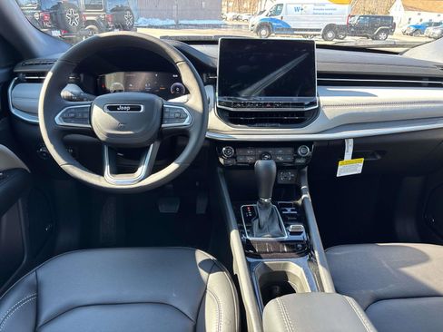 New 2026 Jeep Compass Limited w/ Sun, Sound & Navigation Group image 8