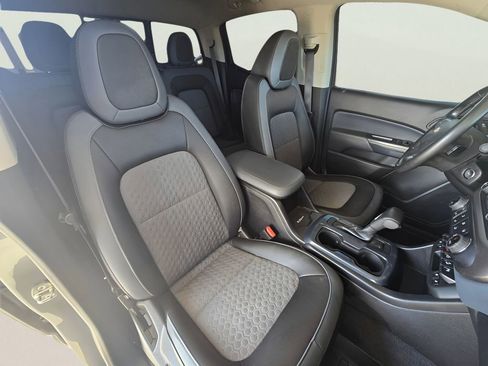 Used 2020 Chevrolet Colorado Z71 w/ LPO, Premium Interior Package image 51