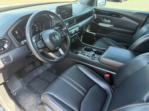 Certified 2025 Honda Pilot TrailSport image 13