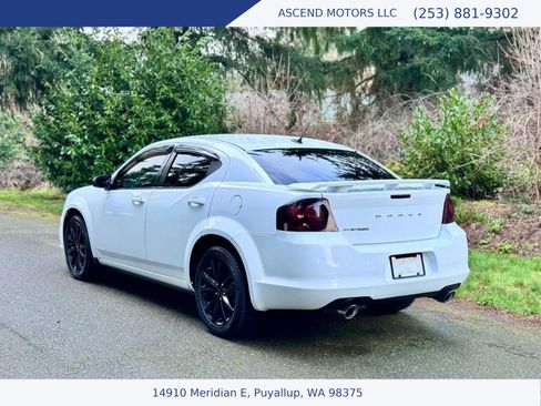 Used 2014 Dodge Avenger SE w/ Blacktop Package image 3