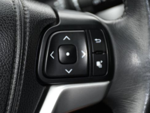 Used 2015 Toyota Highlander XLE image 35