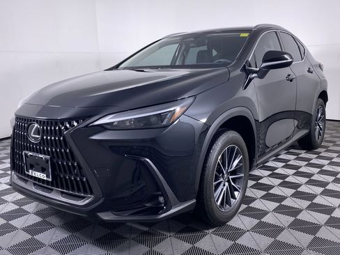 Used 2025 Lexus NX 350 AWD w/ Premium Package image 18