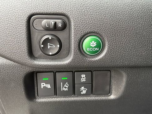 Used 2017 Honda Pilot Touring image 21