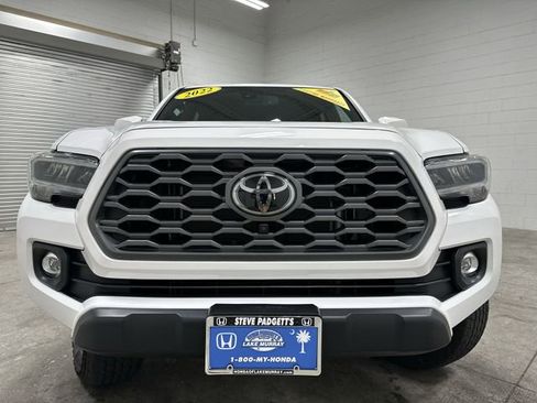 Used 2022 Toyota Tacoma TRD Off-Road w/ Advanced Technology Package AWD/4WD image 10