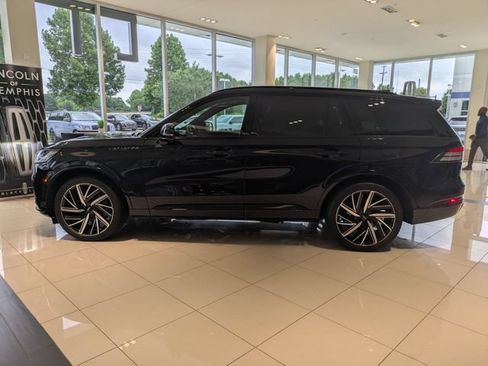 Used 2025 Lincoln Aviator Black Label w/ Jet Appearance Package AWD/4WD image 3