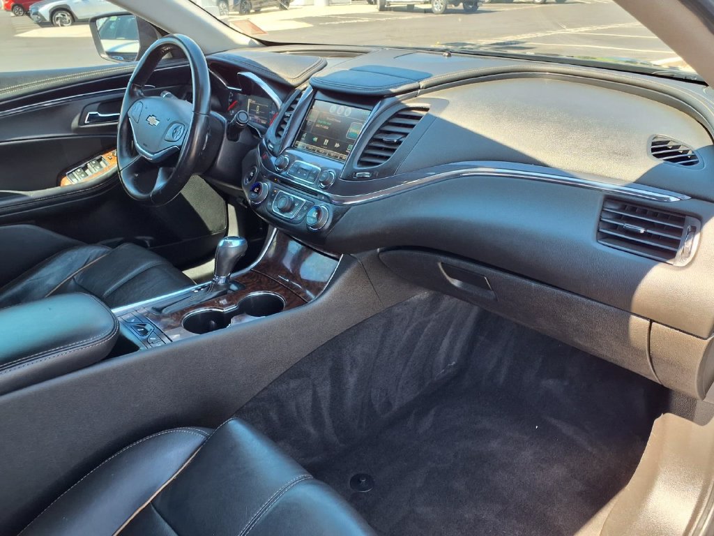 Used 2015 Chevrolet Impala LTZ FWD image 17