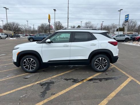 New 2026 Chevrolet TrailBlazer LT w/ Convenience Package image 2