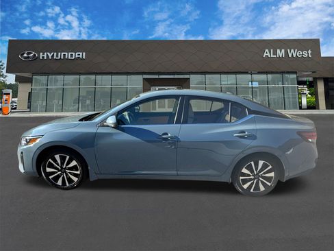 Used 2024 Nissan Sentra SV w/ SV Premium Package image 8