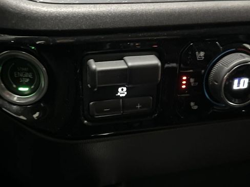Used 2023 Chevrolet Silverado 1500 LTZ w/ LTZ Convenience Package II AWD/4WD image 67