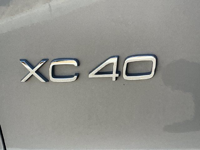 Used 2023 Volvo XC40 B5 Ultimate w/ Protection Package Premier AWD/4WD image 33