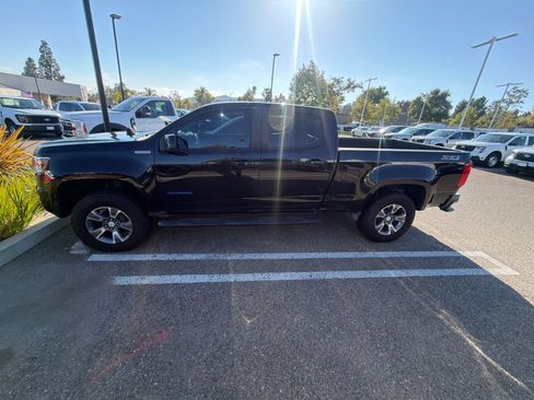 Used 2017 Chevrolet Colorado Z71 AWD/4WD image 2