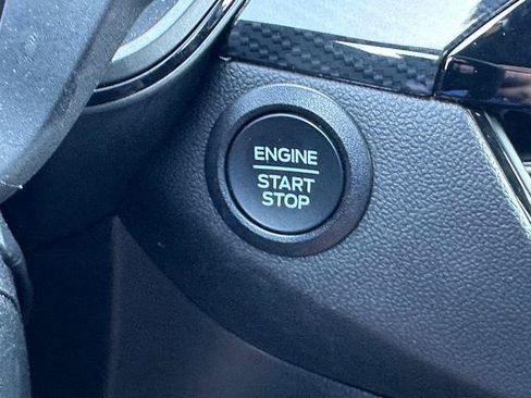 Used 2025 Ford Escape ST-Line AWD/4WD image 16