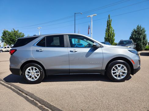 Used 2024 Chevrolet Equinox LT AWD/4WD image 2