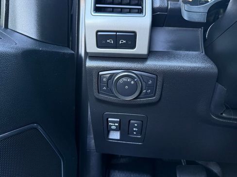 Used 2020 Ford F150 Lariat w/ Equipment Group 502A Luxury AWD/4WD image 33