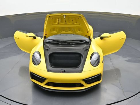 Certified 2024 Porsche 911 Carrera GTS RWD image 27