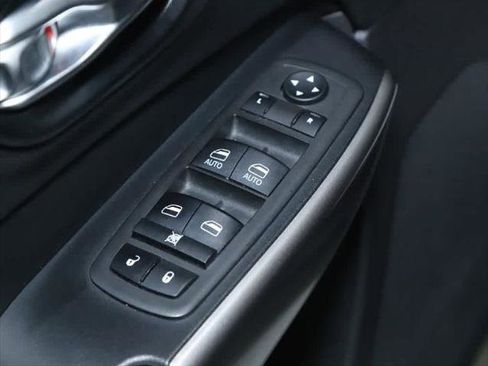 Certified 2021 Jeep Cherokee Limited image 17