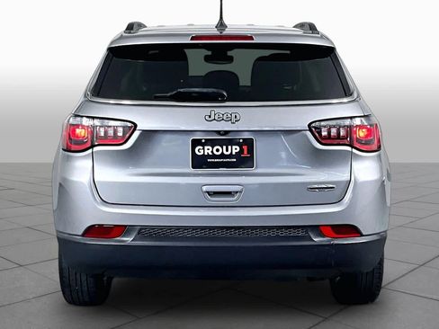 Used 2021 Jeep Compass Latitude FWD image 5