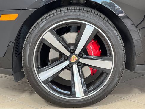 Certified 2024 Porsche Macan S AWD/4WD image 26