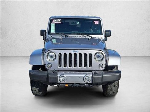 Used 2018 Jeep Wrangler Sahara w/ Connectivity Group AWD/4WD image 2