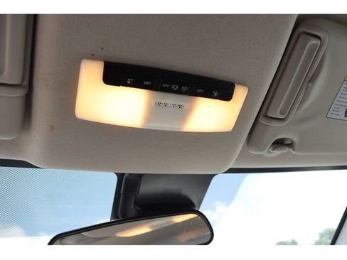 Used 2021 Nissan Versa SV image 27