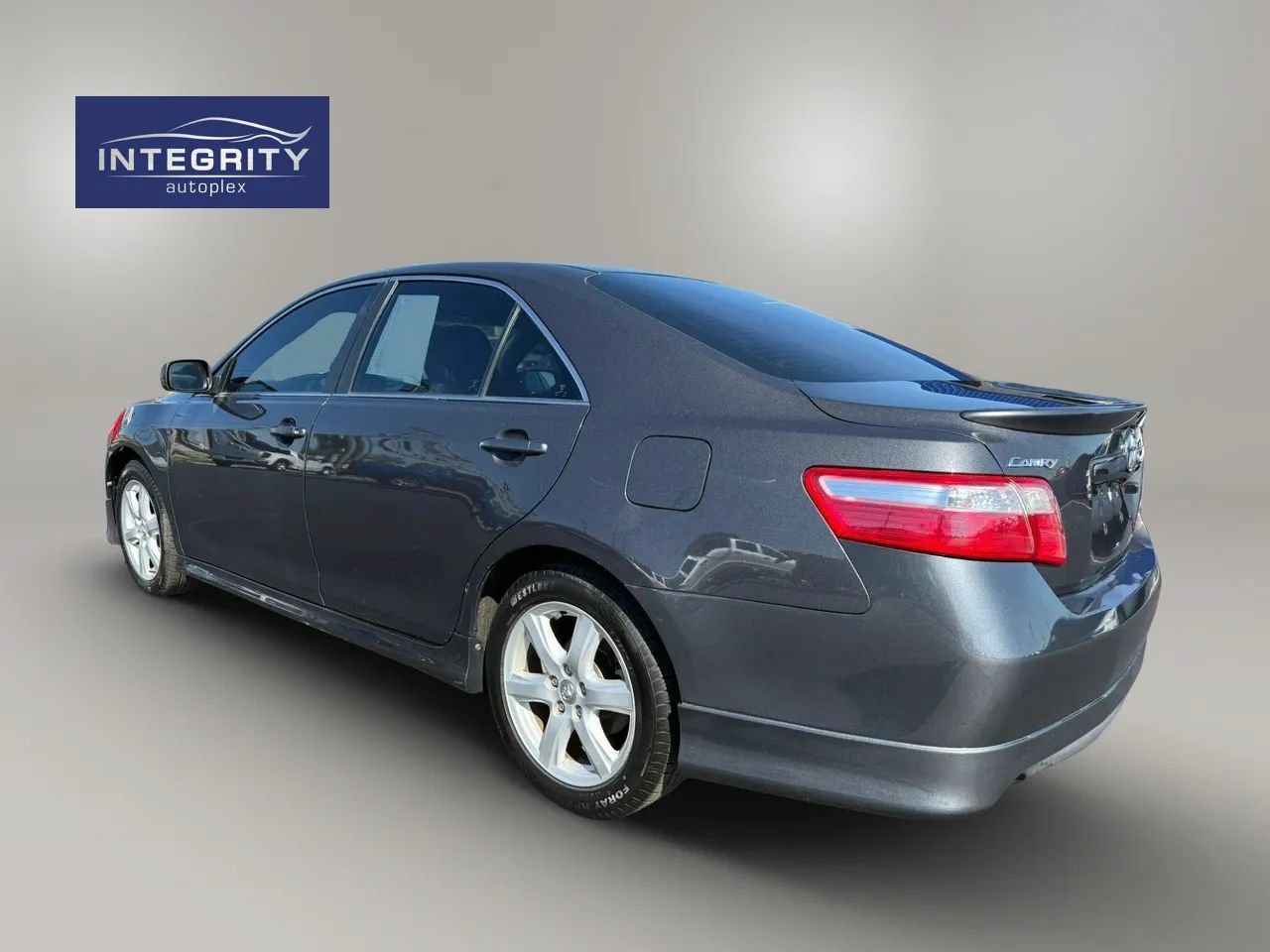 Used 2009 Toyota Camry SE FWD image 3