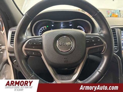 Used 2018 Jeep Grand Cherokee Laredo image 13