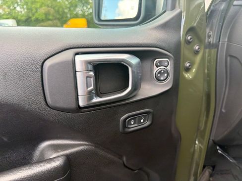 Used 2022 Jeep Wrangler Unlimited Rubicon 4xe AWD/4WD image 26