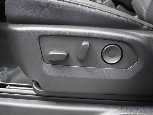 Used 2024 GMC Sierra 1500 SLT w/ X31 Off-Road Package image 28